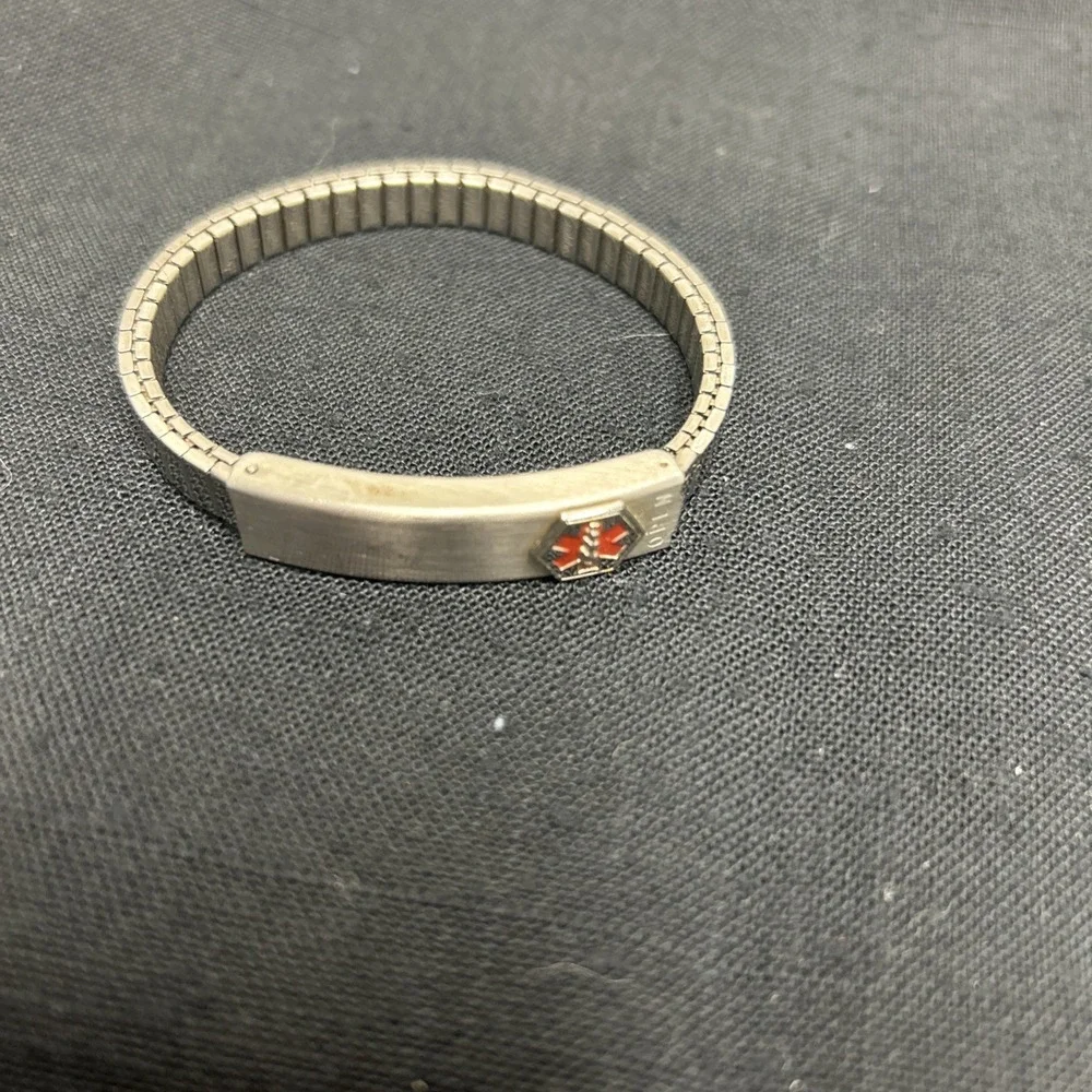 Women's Speidel ID Medilog Medical Alert Silver Stretch Bracelet Preowned